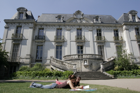 Institut de Touraine 학비 프로모션